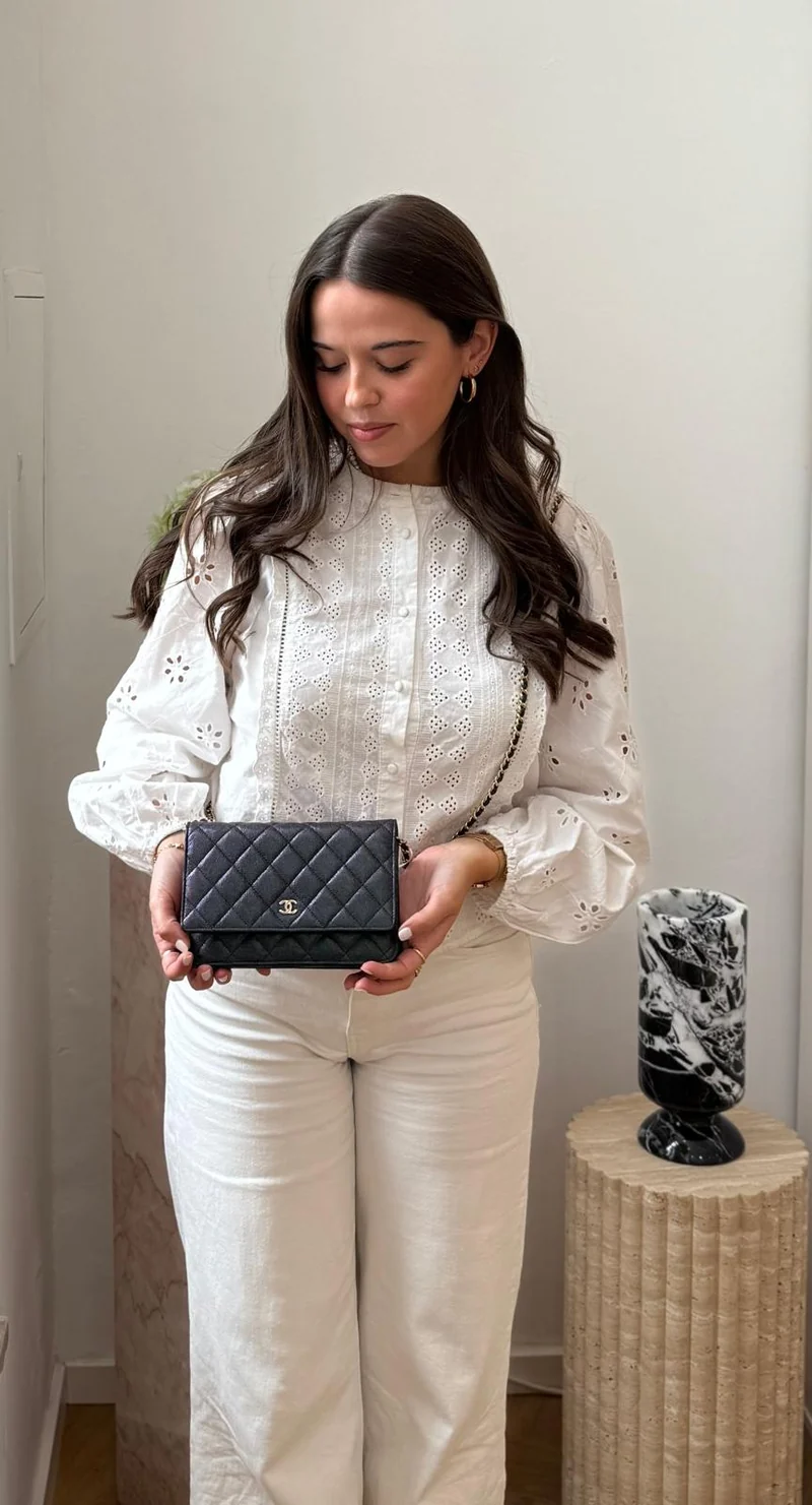 Chanel Black Caviar Wallet an der Kette (WOC) Goldbeschläge