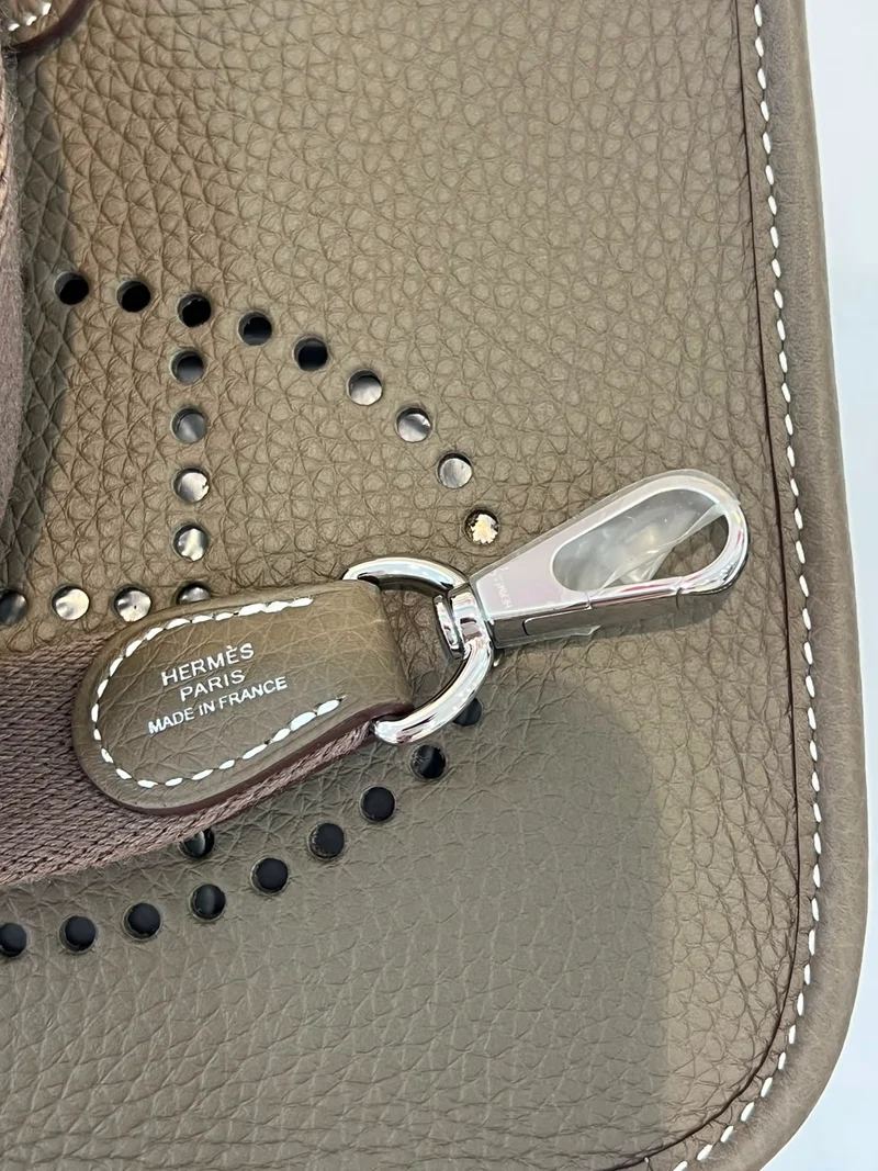 Hermès Evelyne 16 Étoupe Taurillon Clémence Leder Palladium