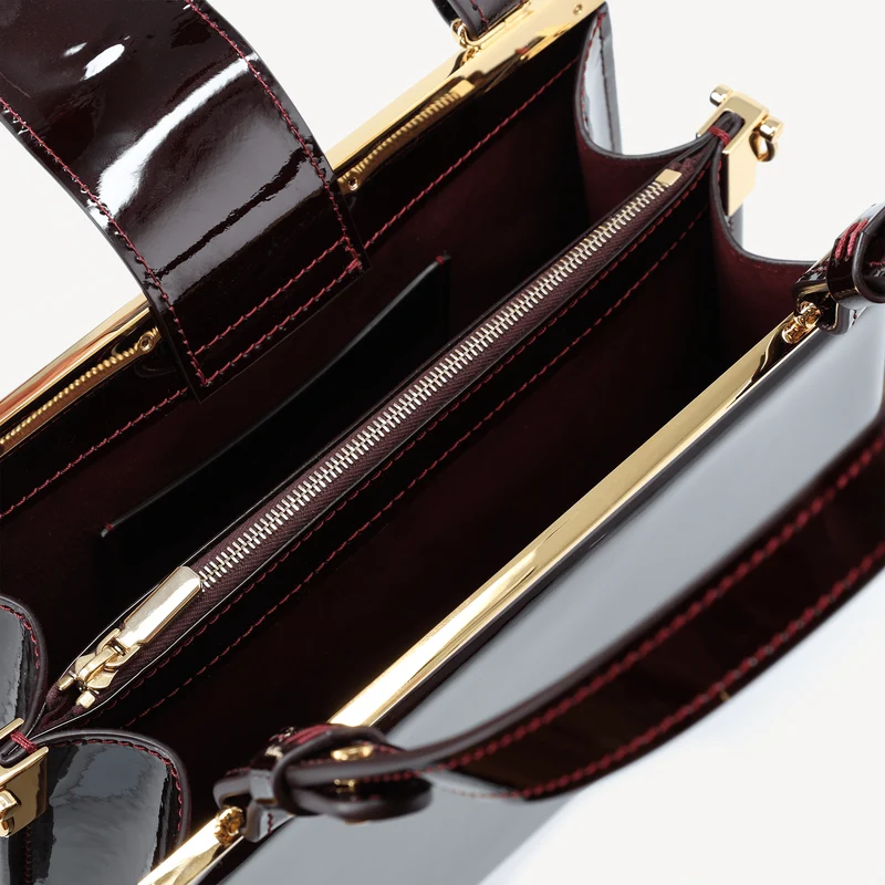 Margot Limited Edition aus Lackleder – Burgunderrot