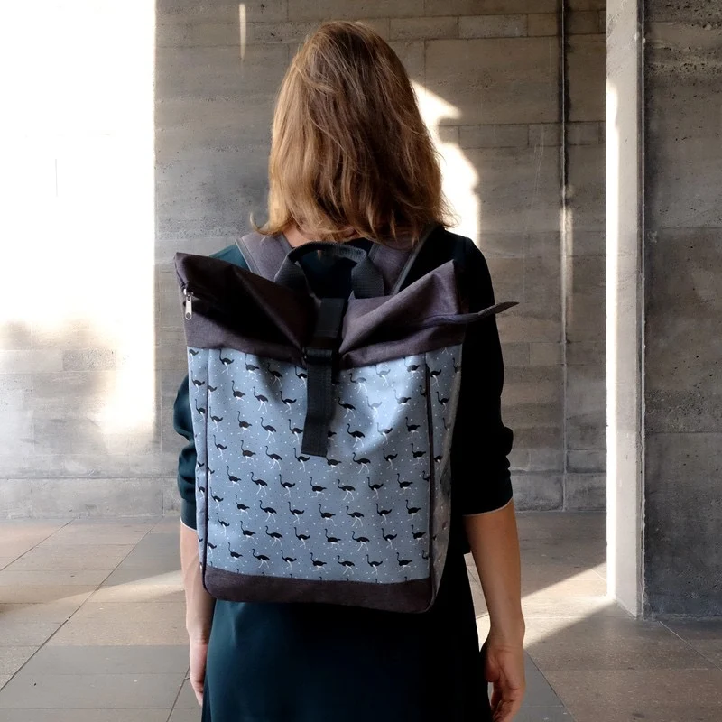 IKURI Kombi Fahrradtasche Rucksack Avestruz – wasserdicht, 13–21 l, handgefertigt