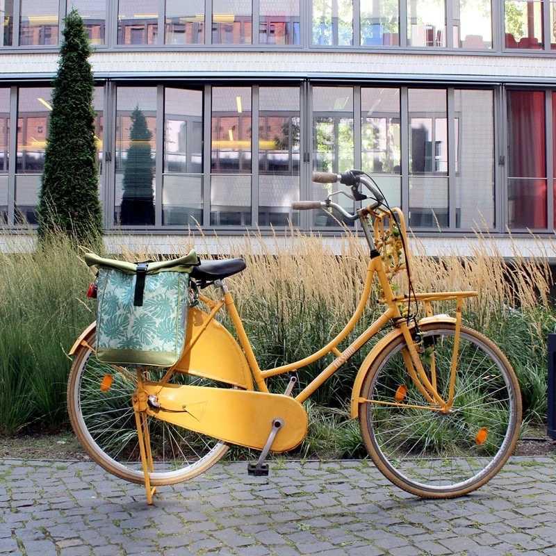 IKURI Fahrradtasche Monstera – einseitig, wasserdicht, 13–21 l, handgefertigt