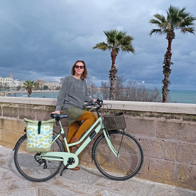 IKURI Kombi Fahrradtasche Rucksack Bosque – wasserdicht, 13–21 l, handgefertigt
