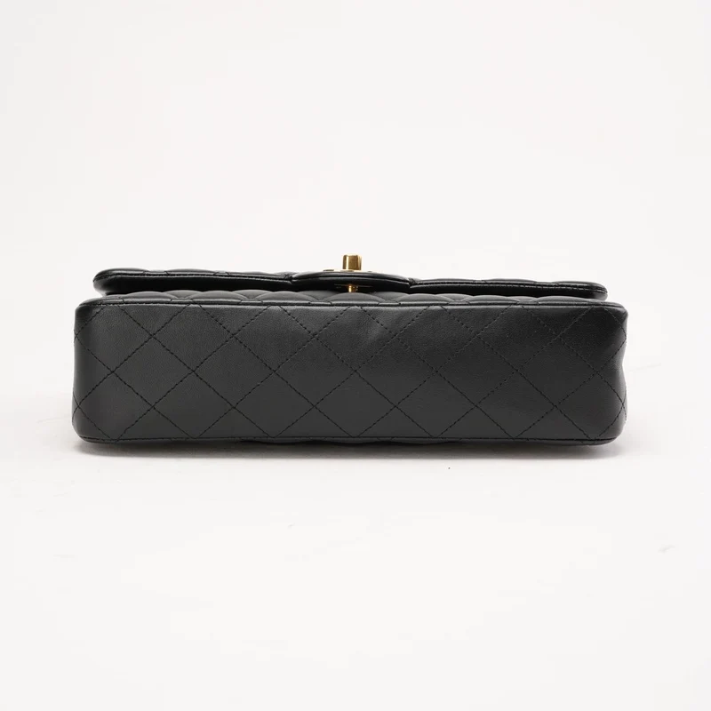 Chanel Classic Medium Double Flap Lammleder Schwarz 2020