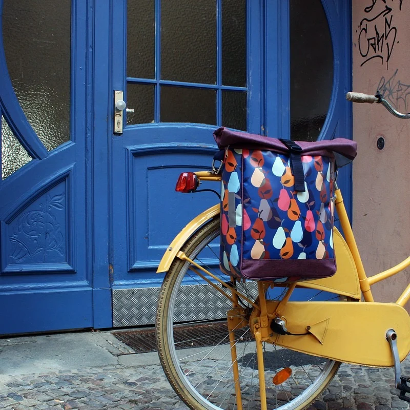 IKURI Fahrradtasche Peras Blau – einseitig, wasserdicht, 13–21 l, handgefertigt