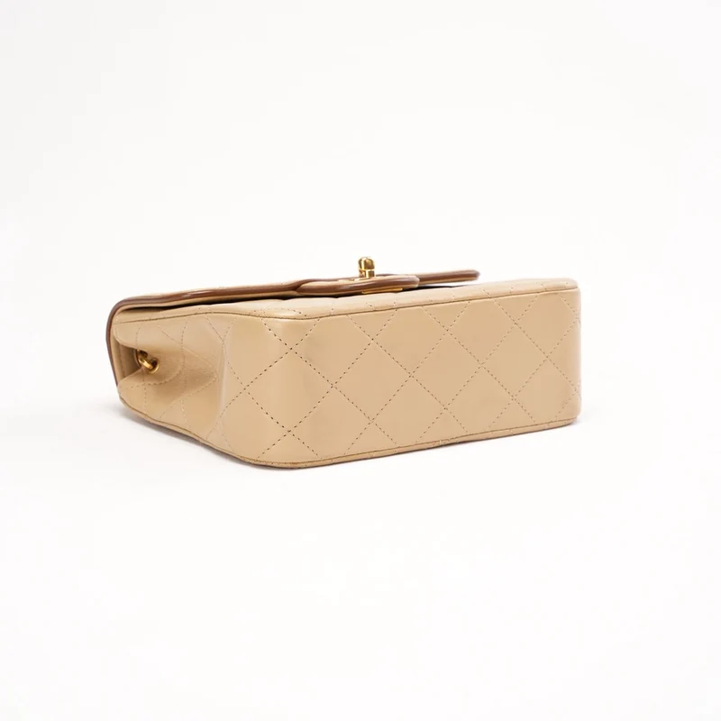Chanel Vintage Beige Zweifarbige Mini Square Flap Bag aus Lammleder 1991