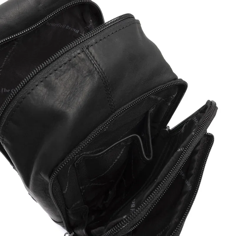 The Chesterfield Brand | Leder Crossbody Riga Schwarz | Wax Pull Up Leder