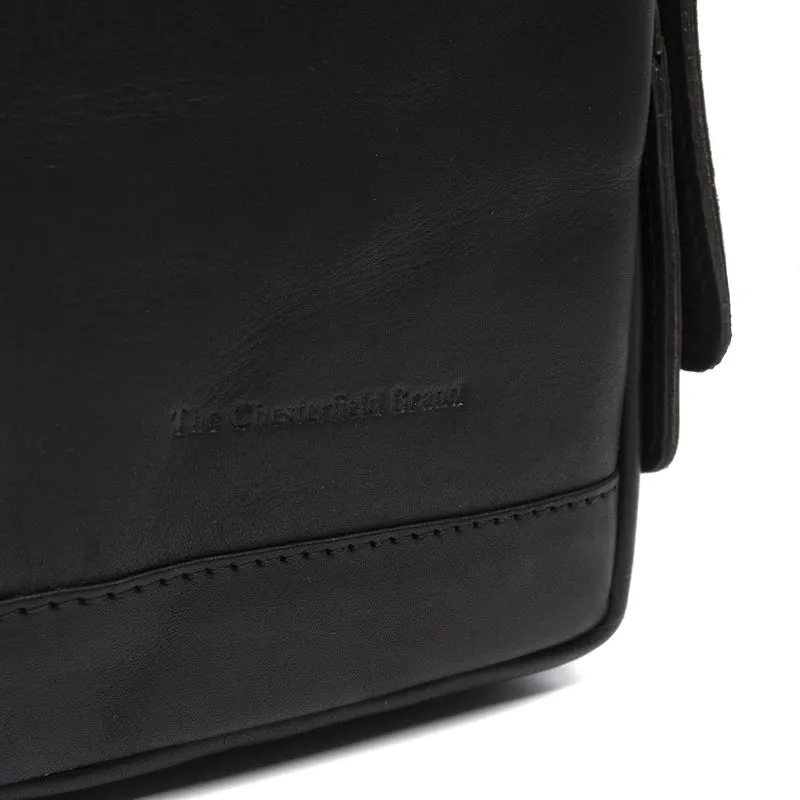 The Chesterfield Brand | Leder Crossbody Riga Schwarz | Wax Pull Up Leder