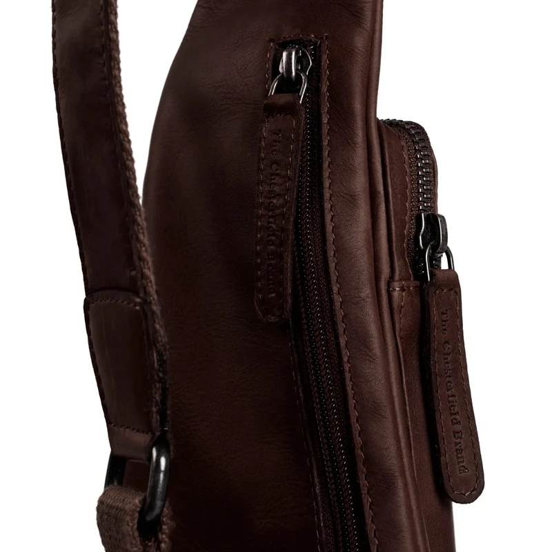 The Chesterfield Brand | Leder Crossbody Logan Braun | Wax Pull Up Leder