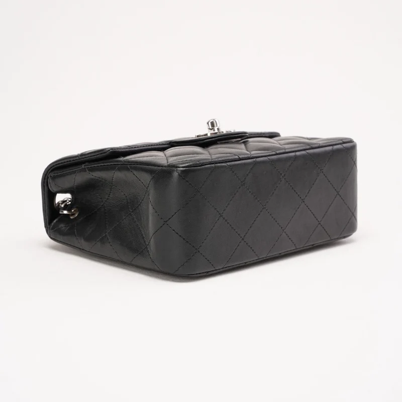 Chanel Vintage Mini Square Classic Flap Bag aus Lammleder, Schwarz, 2005