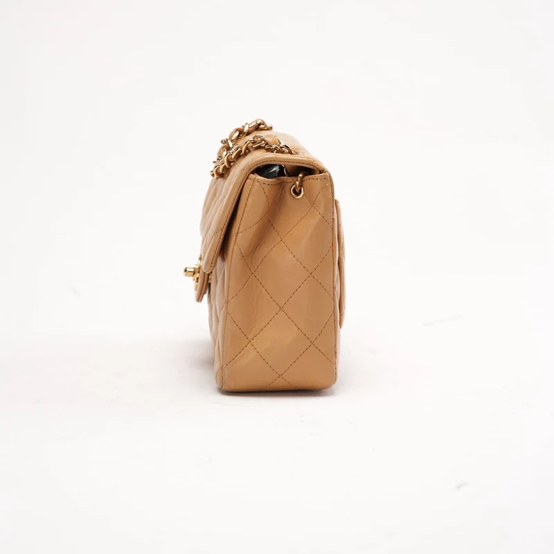 Chanel Mini Square Flap Bag aus kamelbeigem Lammleder mit goldfarbenen Beschlägen, 2006