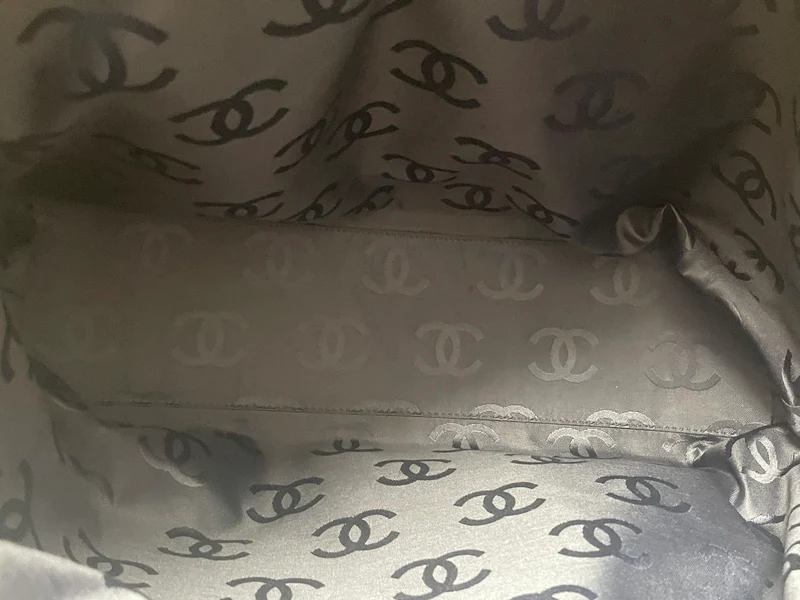 Chanel Vintage Tote Bag aus blauem Denim mit Monogramm, 2003
