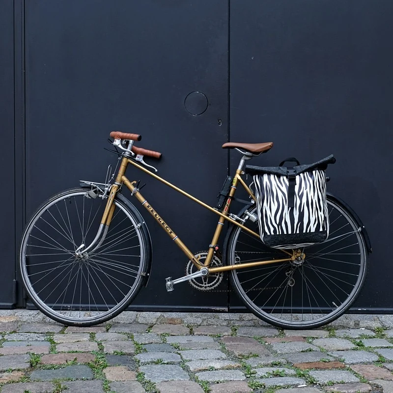 IKURI Kombi Fahrradtasche Rucksack Zebra – wasserdicht, 13–21 l