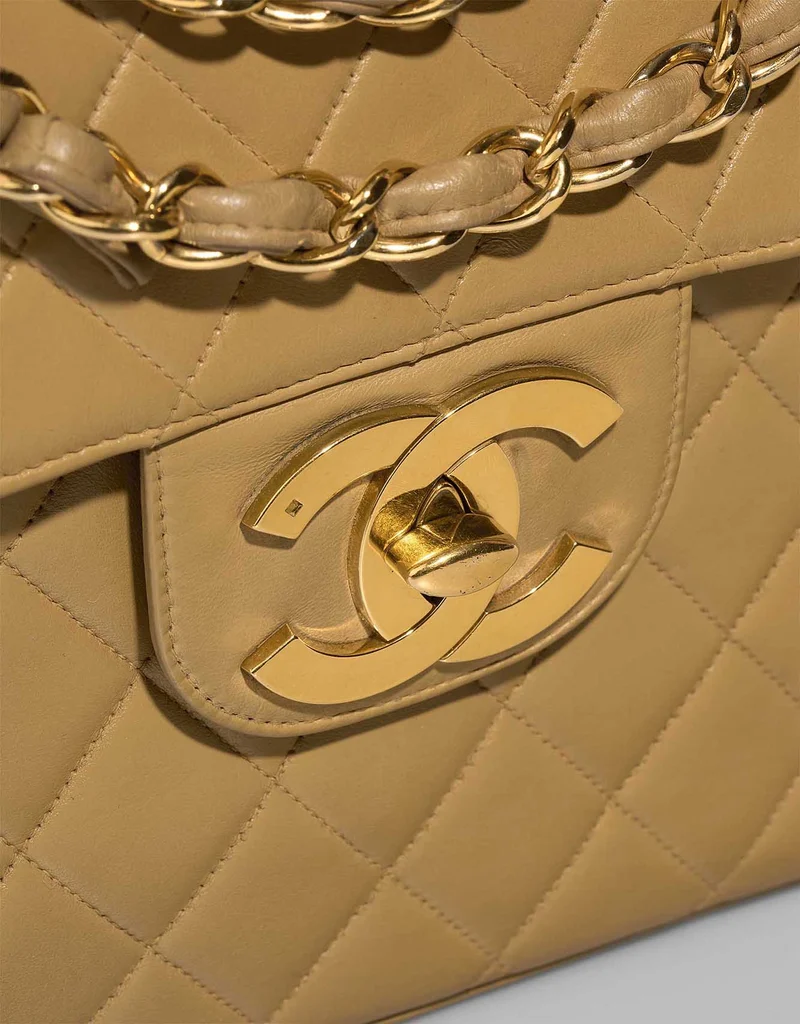 Chanel Vintage Timeless Maxi Lammbeige 1996