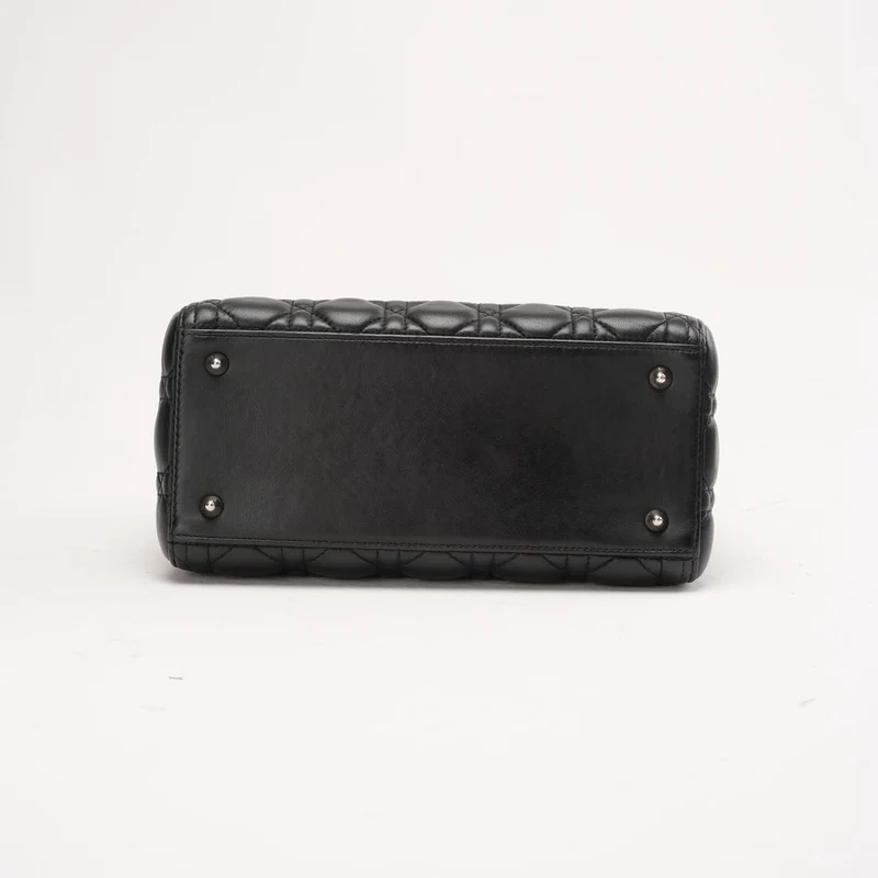 Christian Dior Medium Lady Dior Tasche aus schwarzem Cannage-Lammleder, 2017