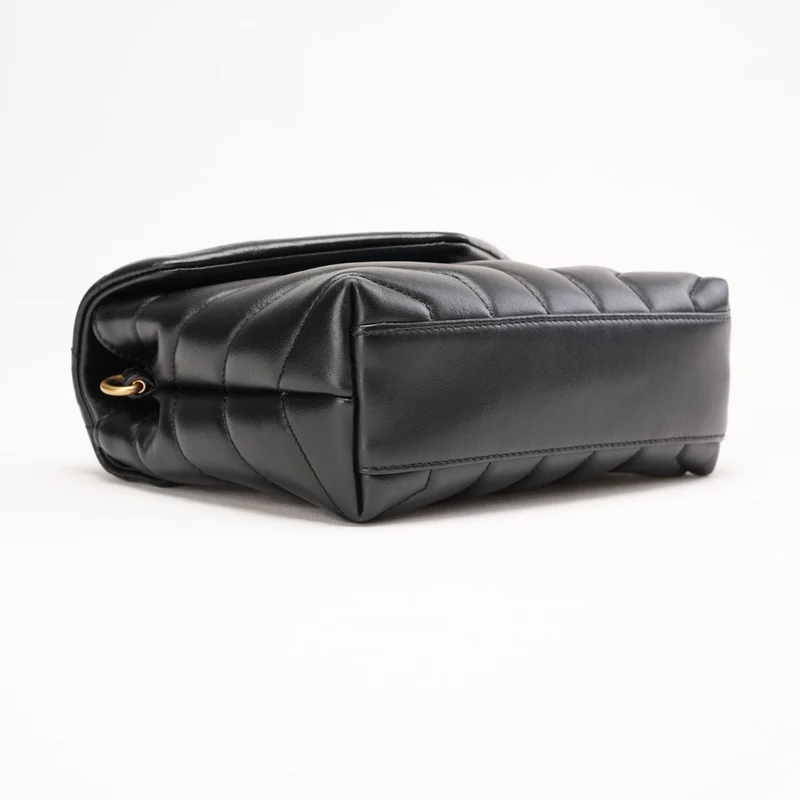 Saint Laurent Schwarze Loulou Toy Crossbody-Tasche aus Leder mit goldener Hardware, Modelljahr 2024