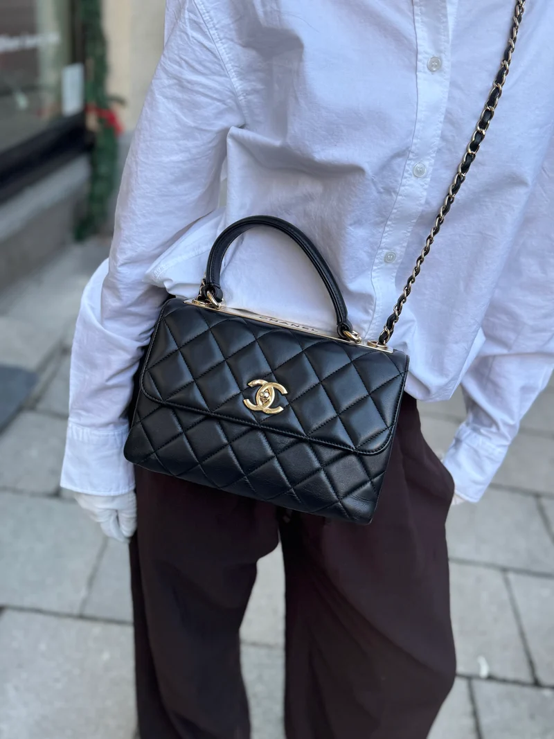 Chanel Schwarze kleine Trendy CC Tasche aus Lammleder 2020