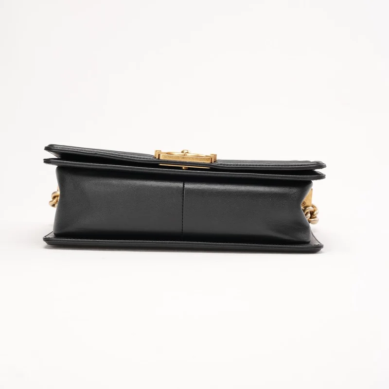 Chanel Schwarze gesteppte Boy Flap Bag aus Lammleder, mittelgroß, 2015