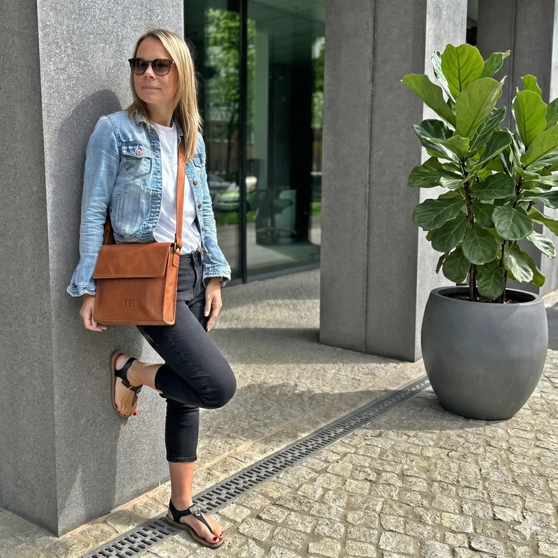 mittlere Schultertasche Umhängetasche Damentasche Leder hellbraun LE3089