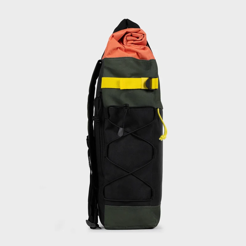 Roll-Top Rucksack aus 100% recyceltem Polyester - Khaki und Orange