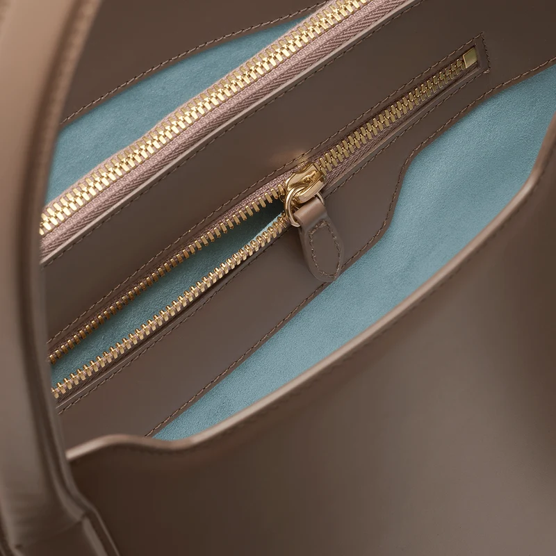 Swaine Tote - Taupe