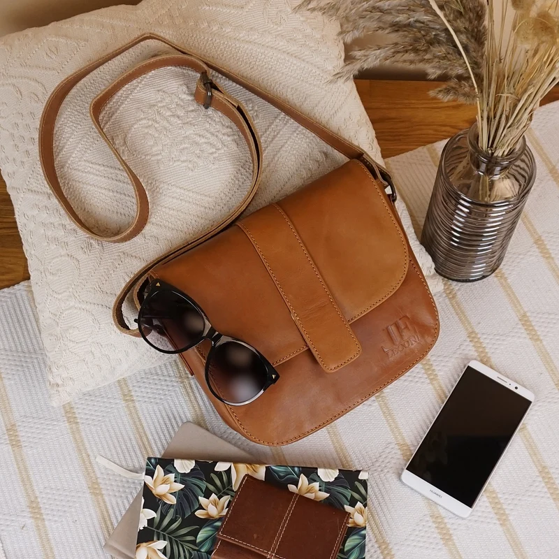 kleine Schultertasche Umhängetasche Damentasche Leder cognac LE0074