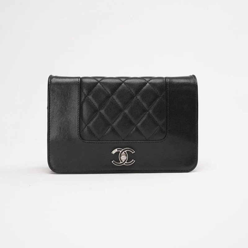 Chanel Vintage Mademoiselle Wallet On Chain (WOC) Caviar Schwarz 2017