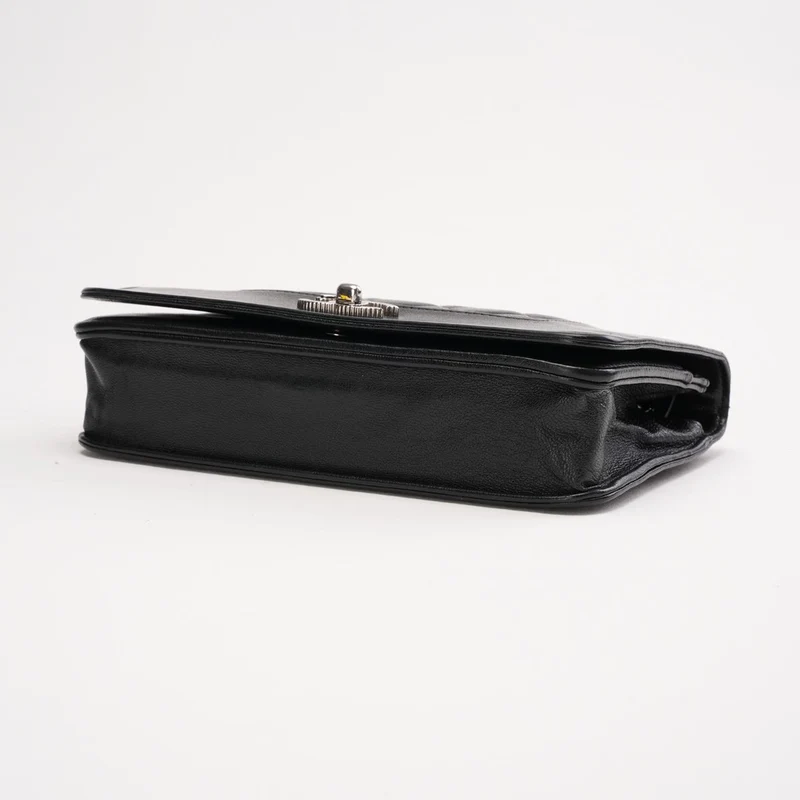Chanel Vintage Mademoiselle Wallet On Chain (WOC) Caviar Schwarz 2017