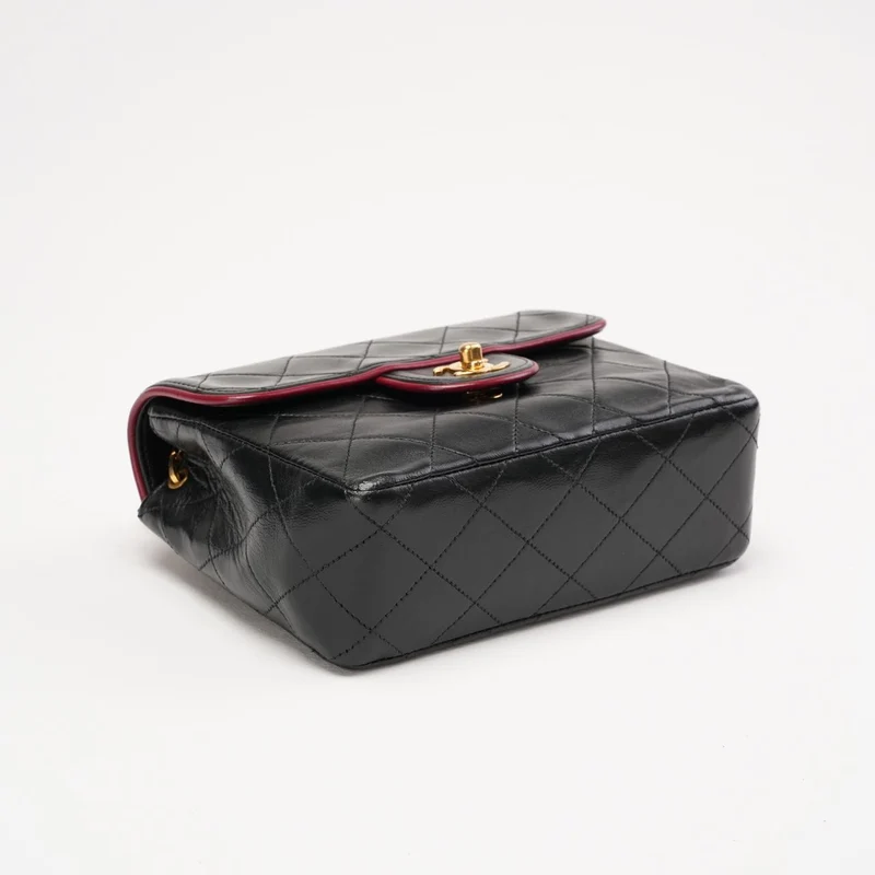 Chanel Vintage Mini Square Flap Bag Lamm Schwarz Rot 1991
