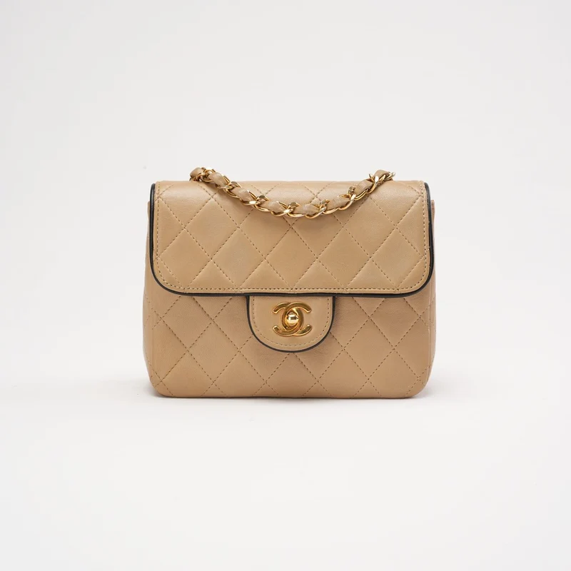 Chanel Vintage Classic Zweifarbige Mini Square Flap Tasche, Lammbeige, 1991