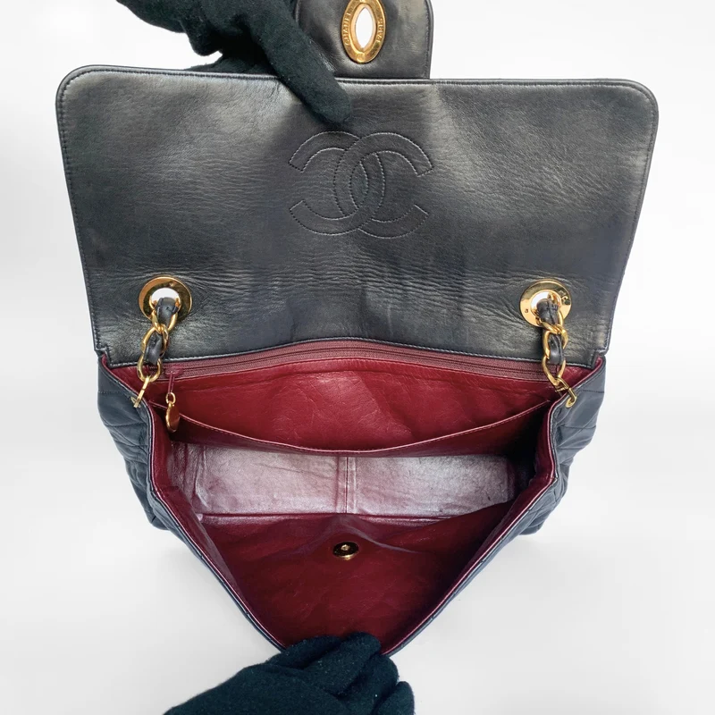 Chanel Classic Flap Bag Maxi Lammleder