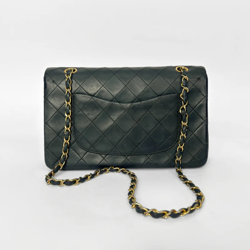 Chanel Classic Flap Bag Mittleres Lammleder