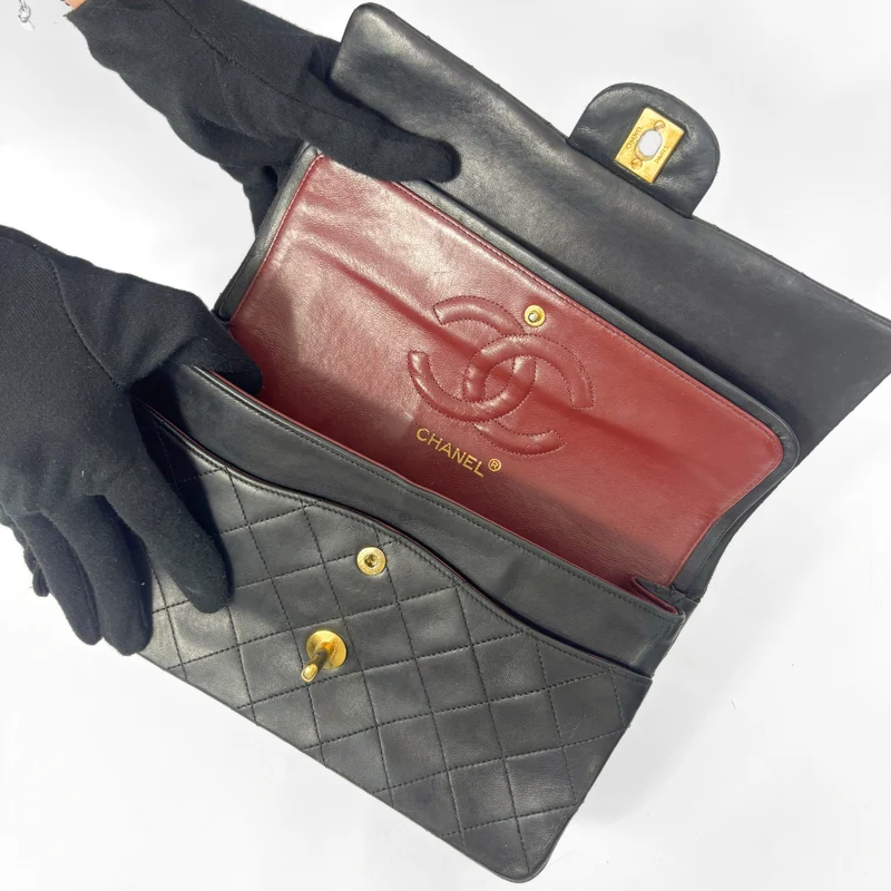 Chanel Classic Flap Bag Mittleres Lammleder