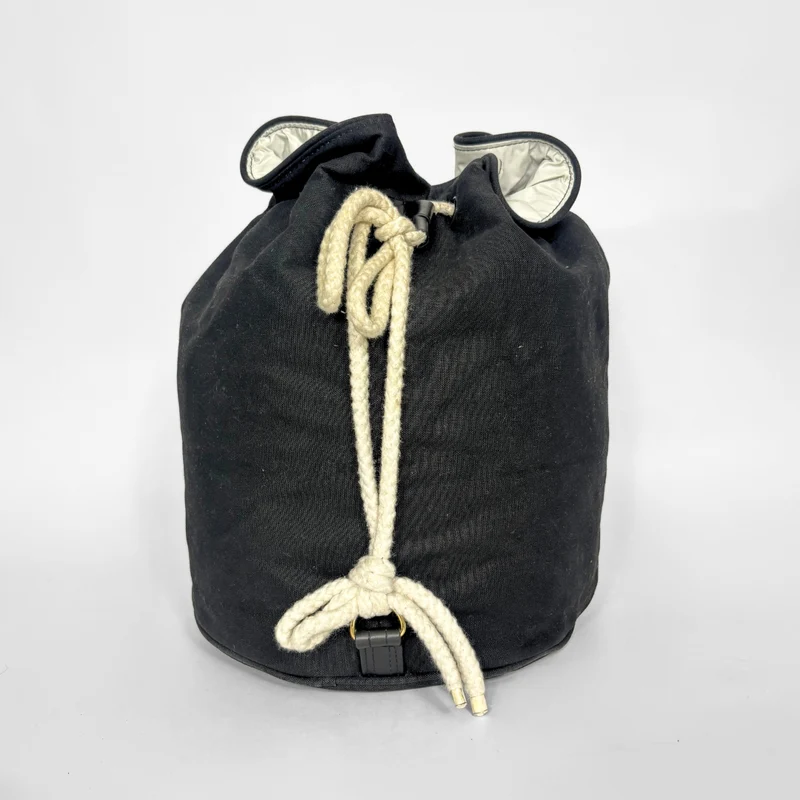 Chanel Schwarz Bucket Bag