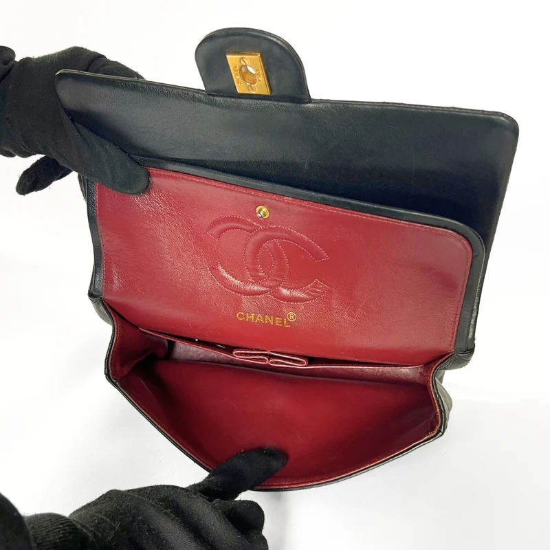 Chanel Classic Flap Bag Kleines Lammfellleder