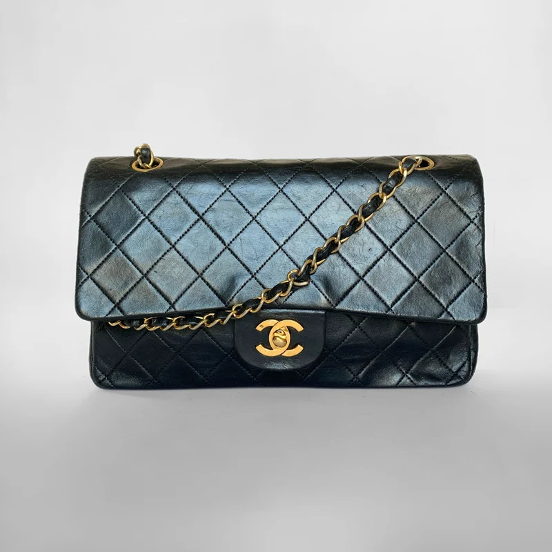 Chanel Classic Flap Bag Mittleres Lammleder