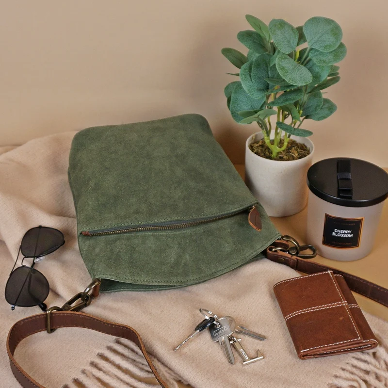 kleine Umhängetasche Schultertasche Freizeittasche Wildleder grün LE3049
