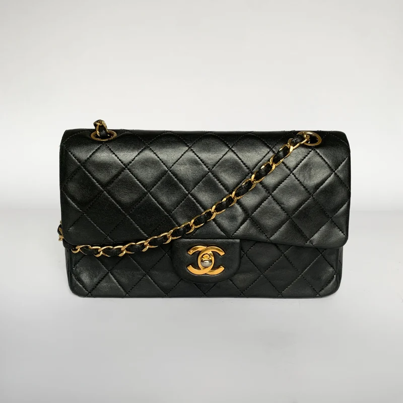 Chanel Classic Flap Bag Kleines Lammfellleder