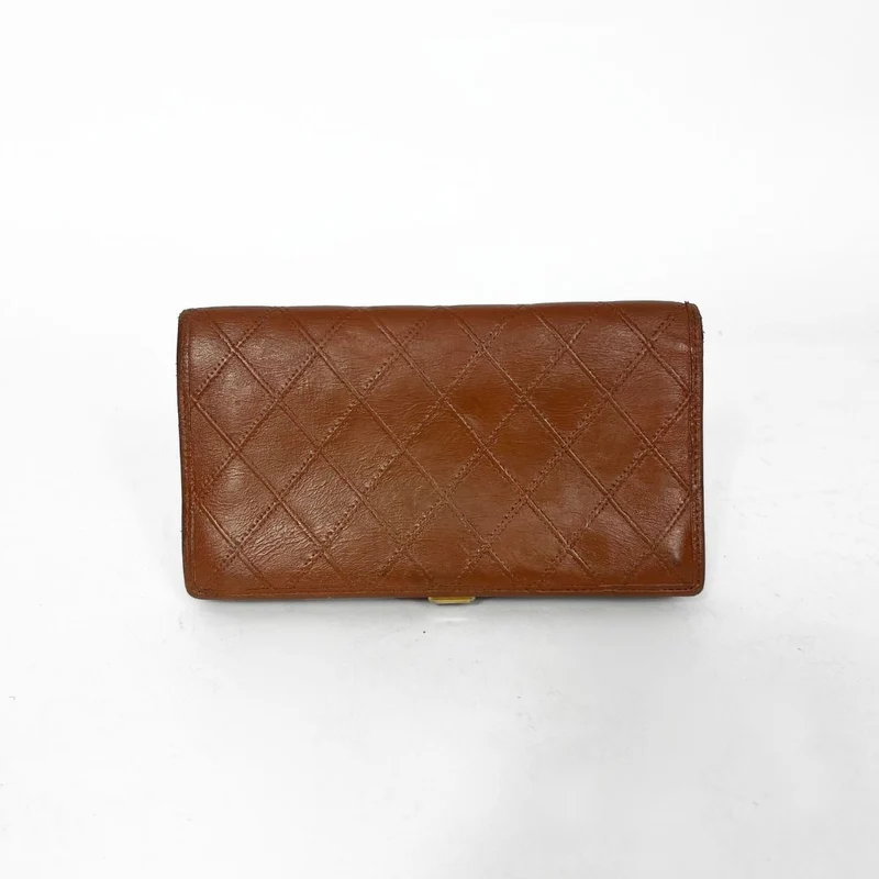 Chanel Gesteppte, zweifach faltbare lange Geldbörse aus Lammleder