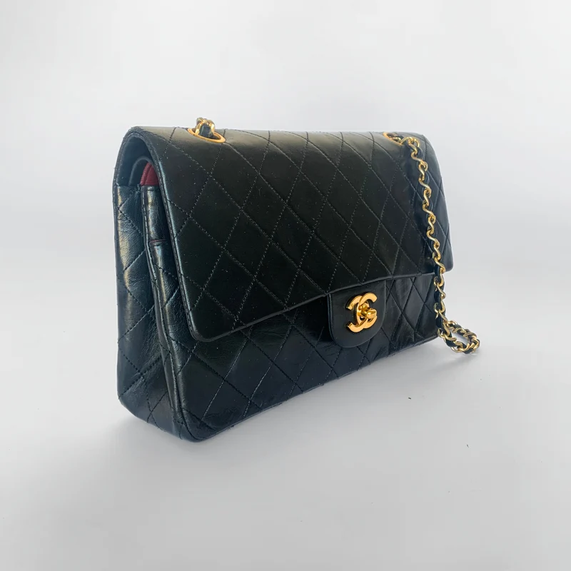 Chanel Classic Flap Bag Mittleres Lammleder