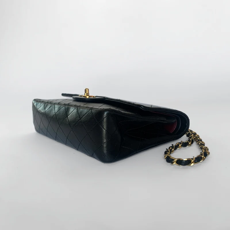 Chanel Classic Flap Bag Mittleres Lammleder