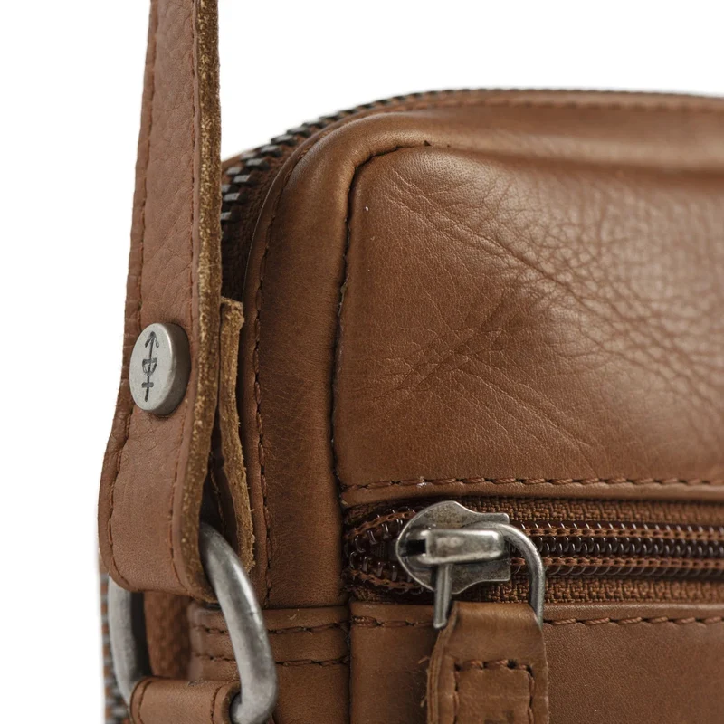 The Chesterfield Brand | Leder Umhängetasche Hamilton Cognac | Wax Pull Up Leder