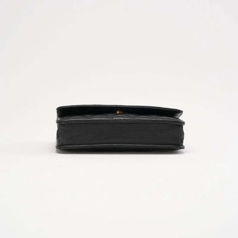 Chanel Schwarze Klassische Brieftasche mit Kette (WOC) 2019