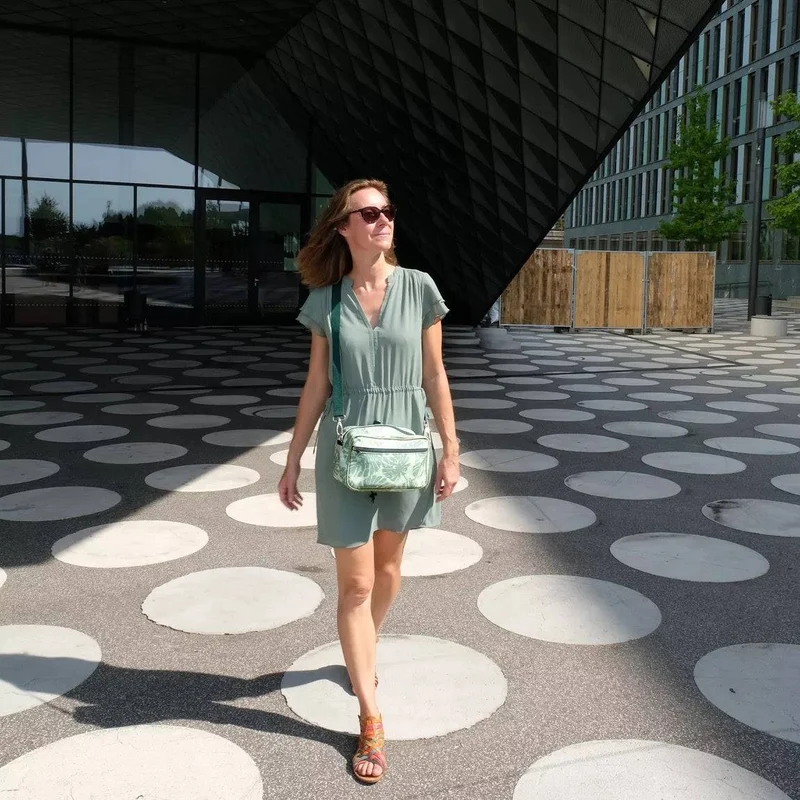 IKURI Lenkertasche Monstera – wasserdicht, Lenker & Schulter, handgefertigt