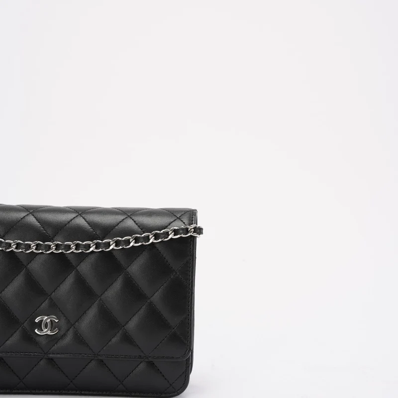 Chanel Schwarze Klassische Brieftasche mit Kette (WOC) 2018