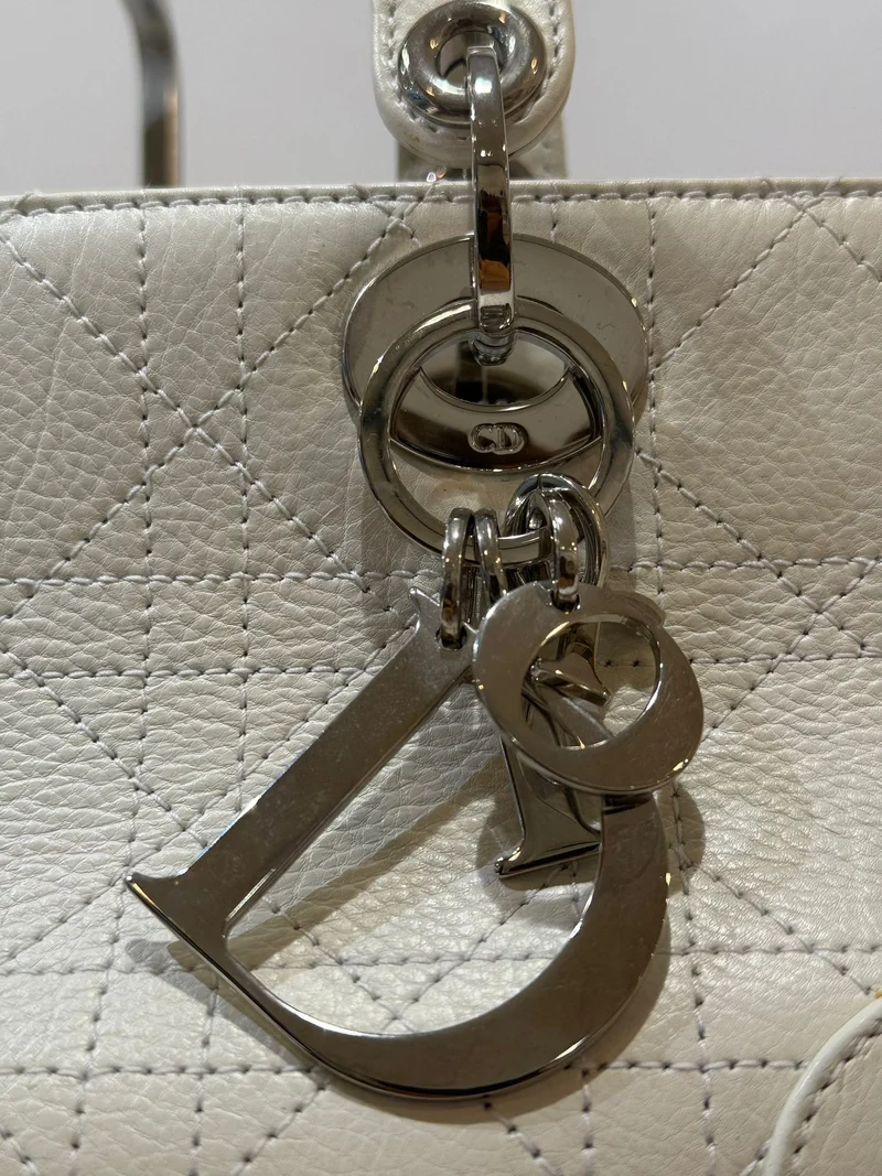Christian Dior Weiße kleine East West Lady Dior Kalbsleder 2004