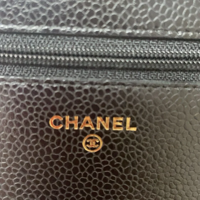 Chanel Schwarze klassische Brieftasche mit Kette (WOC) Caviar 2014