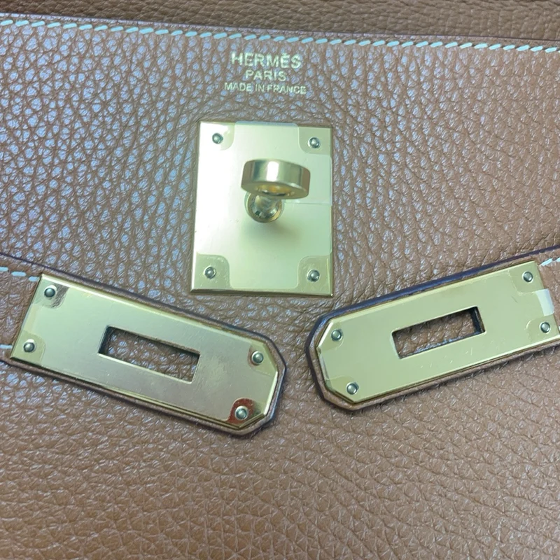Hermès Kelly 32 cm Tasche aus goldenem Clemence-Leder mit goldener Hardware 2015