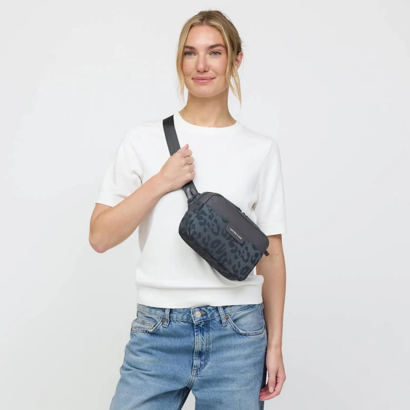 Kapten & Son Bergen Pro Crossbody Leo Dark Grey
