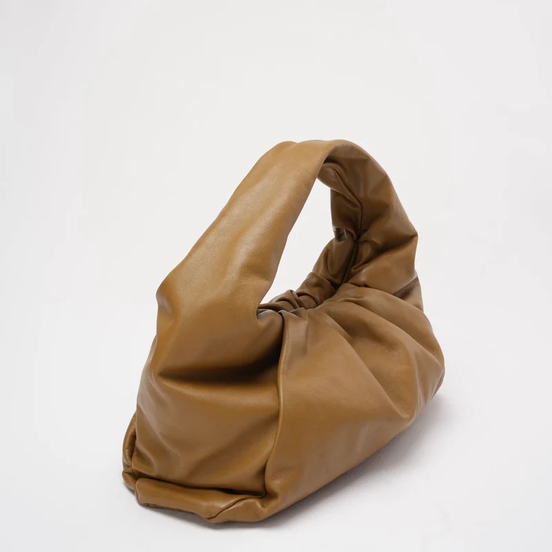 Bottega Veneta Schultertasche in Braun