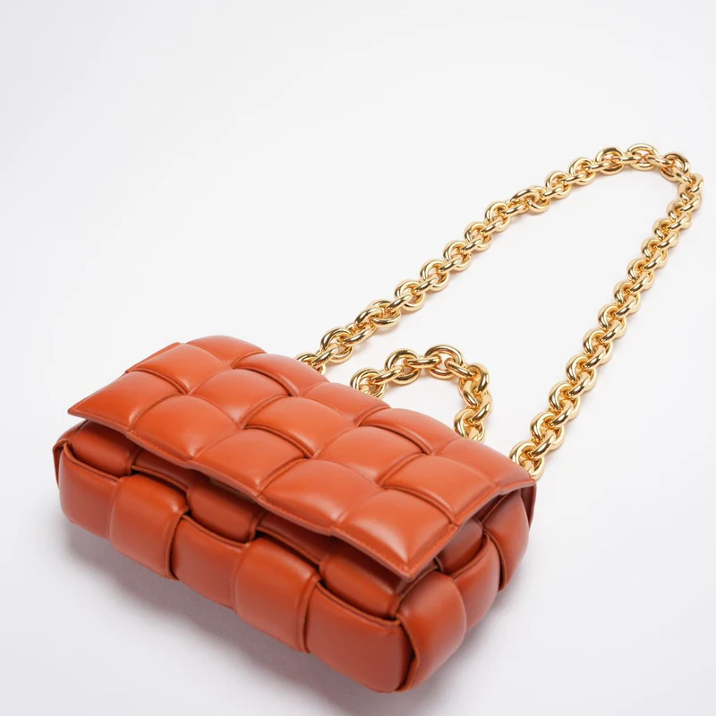 Bottega Veneta Camel CIntrecciato gepolsterte Kettenkassettentasche